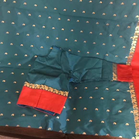 Saree - Picture 7 of 7